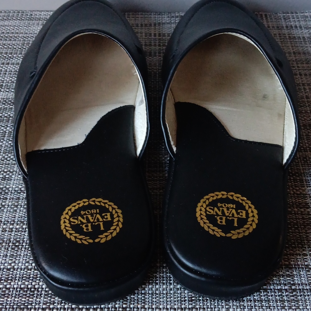 L.B. Evans Men's Black Slippers - Picture 2 of 7